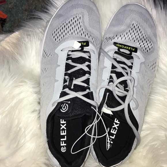 Sneakers - Picture 2 of 3